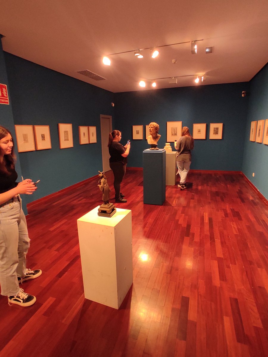 tecnoBenlliure's tweet photo. @AmusingErasmus Students of Design and Print 3D scanning un the Casa Museo Benlliure https://t.co/NCFJ9YUJ5V