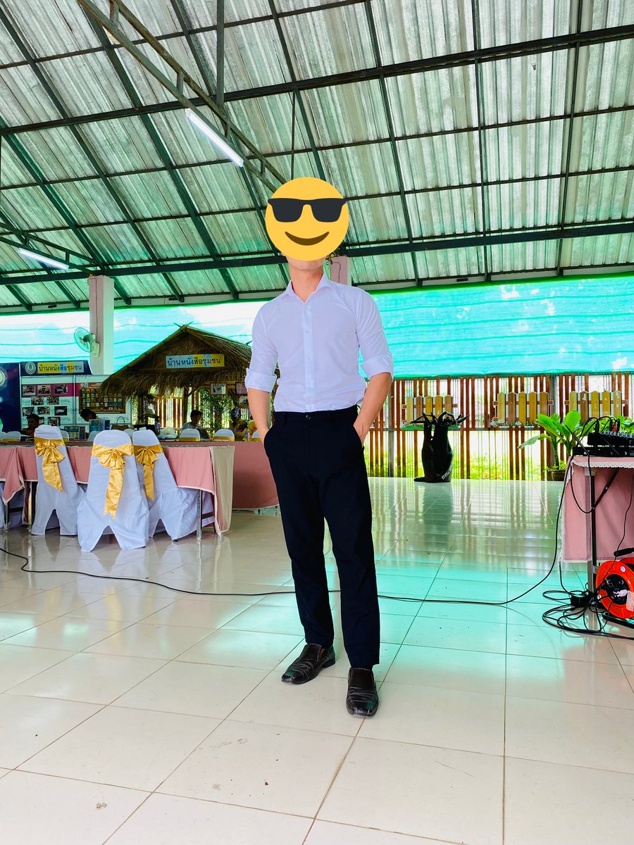 ThkrBucha's tweet photo. เปิดเทอมแล้ว ตังค์ค่าเทอมยังไม่พอเลยครับ #ใส่ชุดนี้ไปหาใครได้บ้าง 😜 https://t.co/OW1Y6Io3ZB