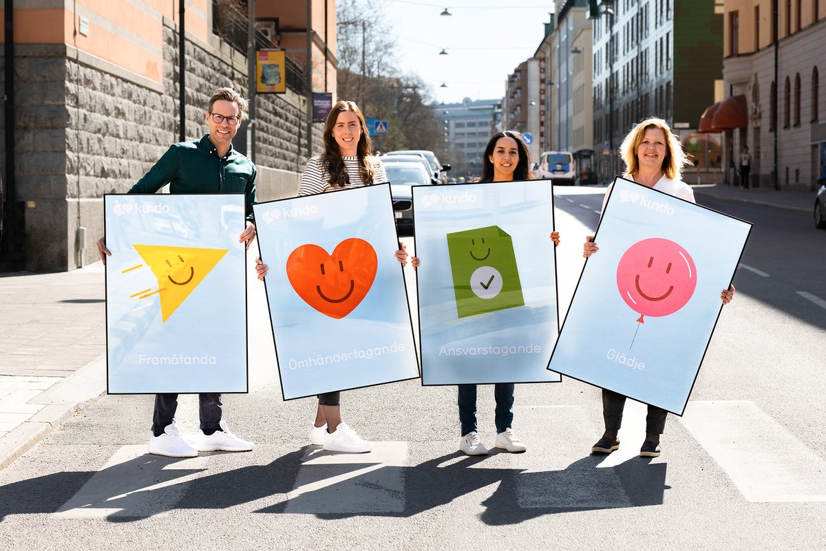 Kundo's tweet image. Möt people-teamet på Kundo👋🏼 När du börjar hos oss är chansen stor att du har pratat en hel del med någon/några av oss redan innan start. Josefin, Susheela och Ingrid håller i taktpinnarna kring vår rekrytering, Beatrix rockar magin på våra kontor och Jonatan leder teamet framåt.