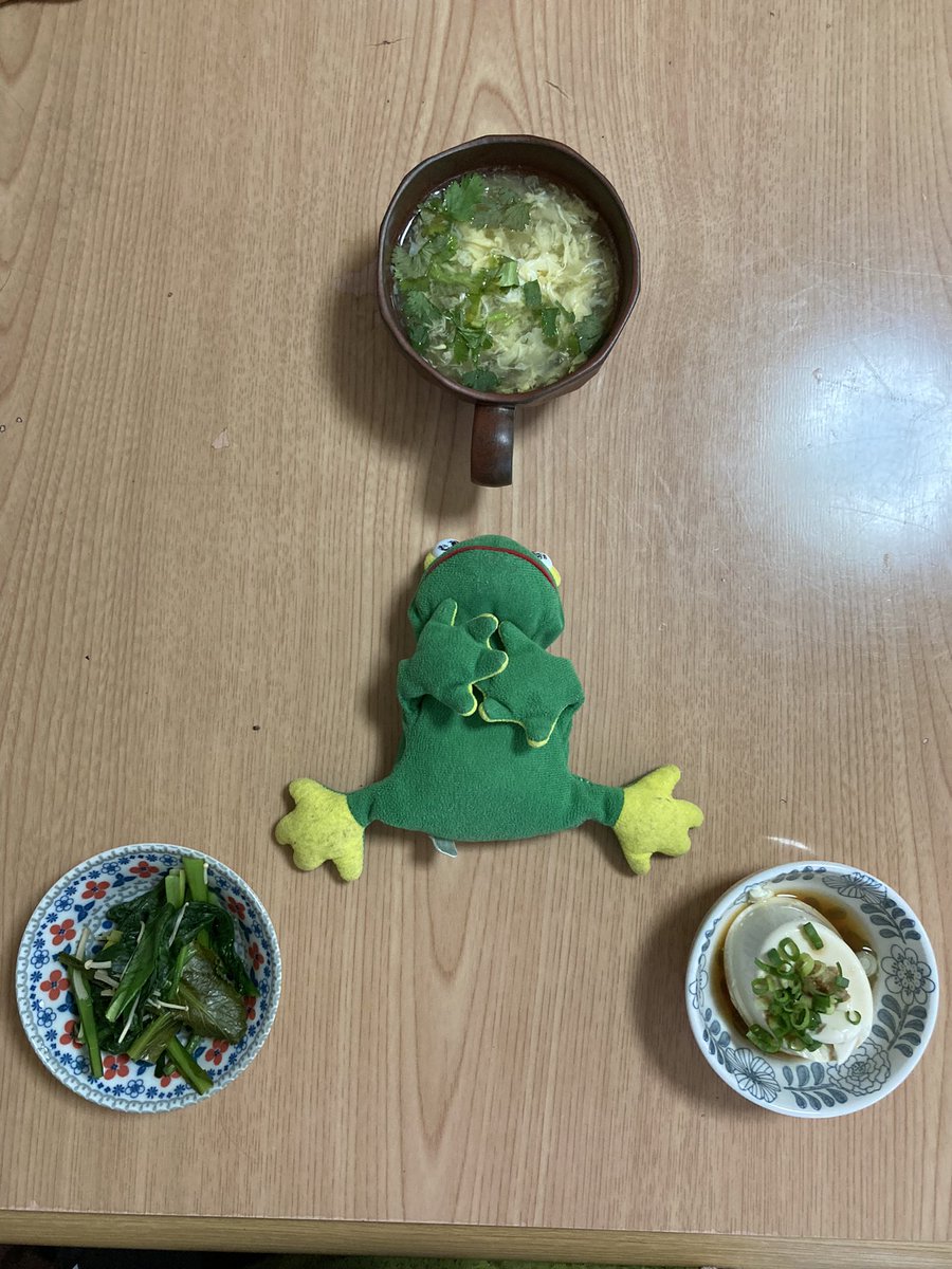 GAMAOQUAi_iei's tweet photo. 『三位一体』
このあとメインディッシュ登場!
#おうちごはん𓎩𓌉𓇋 #nuigurumi3939
#picklesthefrog6 https://t.co/aa3YNRgXYG