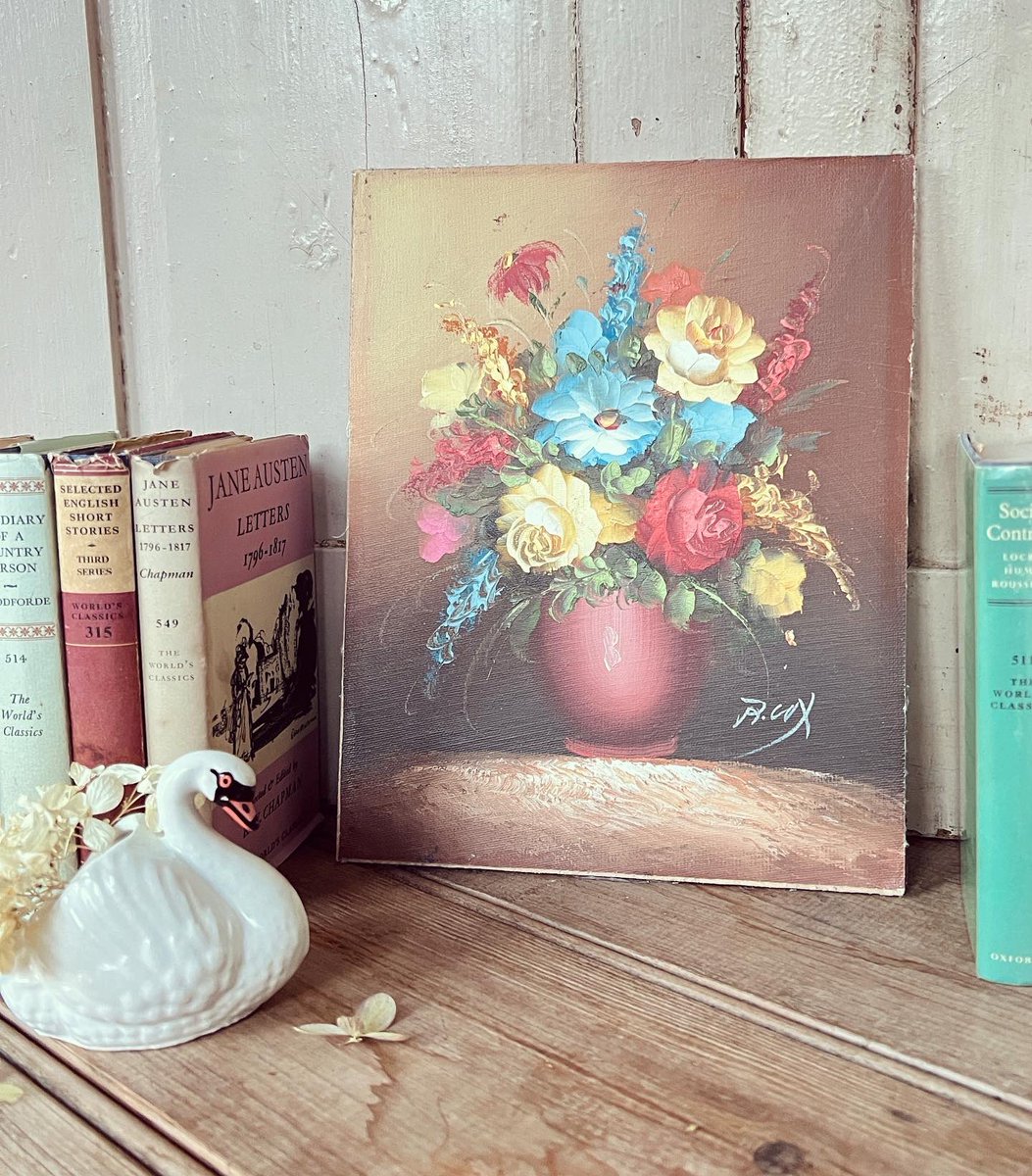 tiny_vintage's tweet photo. Small Robert Cox flower painting on board… a flutter of colour to add to your home palette 🌿🌿
Cox used a palette knife to create the rendered raised effect on his flowers
#robertcox #vintagestyle #vintageart #vintagesale #oldstuff #shelfie #thriftedhome #fleamarketfinds https://t.co/m7gFwzoFPJ