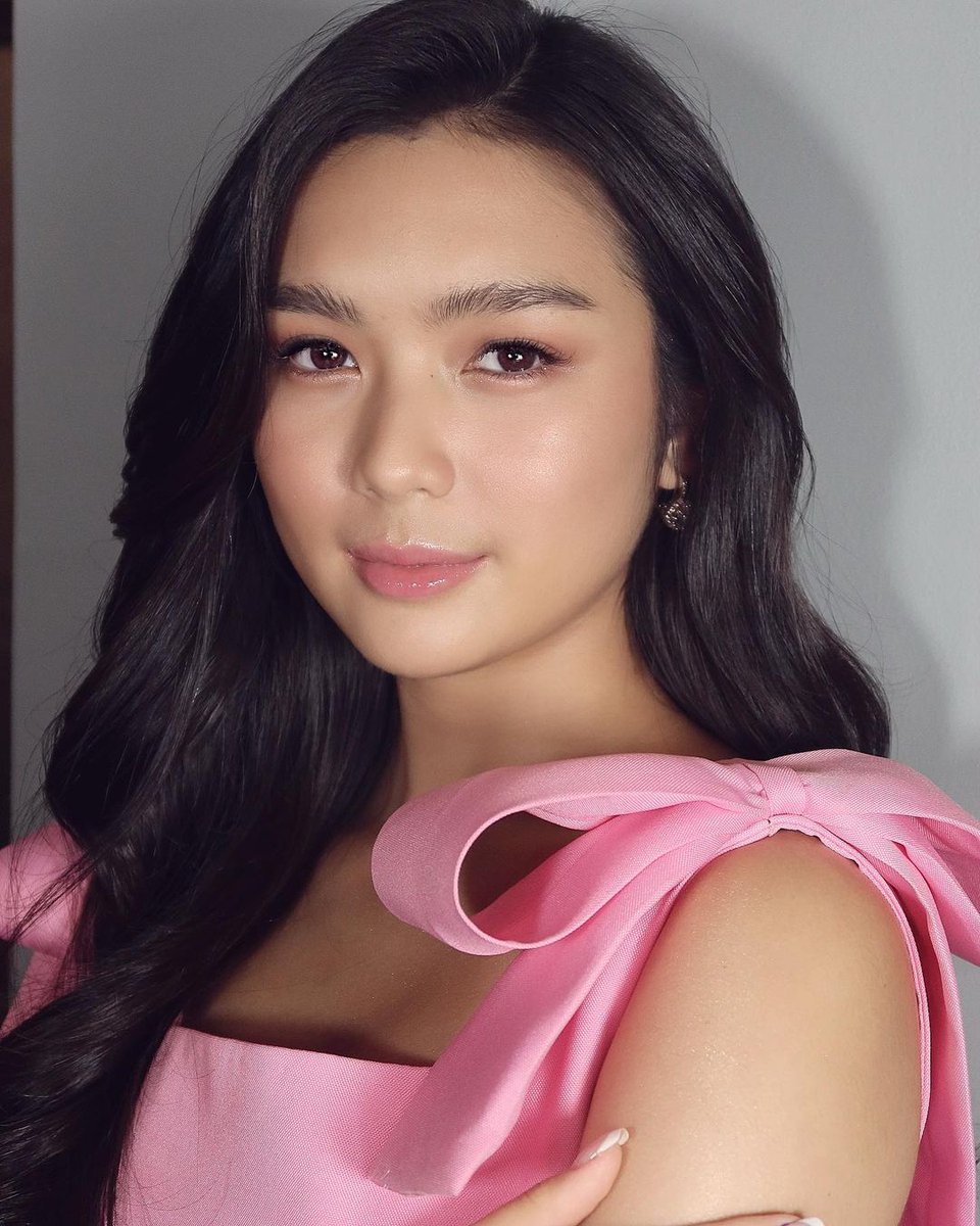 TitasOfCarrels's tweet photo. She's lovely just like her dress 💗

#FrancineDiaz || @francinecarreld https://t.co/vvFWtVntIn