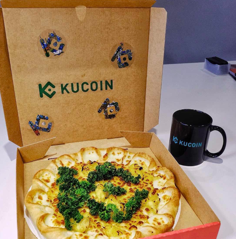KuCoinRussian's tweet photo. 🍕KuCoin • RU Дарит  Пиццу!🍕
 
1️⃣ Подпишитесь на @KuCoinRussian  
2️⃣ Ретвитните (цитатой) этот пост с #KuCoinBitcoinPizza
3️⃣ Приготовьте пиццу и отправьте её фото c #KuCoinBitcoinPizza  в https://t.co/gH42U9oiHb 

👉 https://t.co/MKBSWbjRJY https://t.co/f5Dq68DmyN