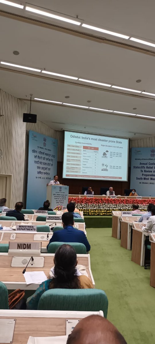 Presentation and talk on Cyclone Management in Odisha by SRC &amp; ACS at Vigyan Bhawan,New Delhi today on the occasion of Annual Conference of Relief Commissioners of States/ UTs - 2022.
