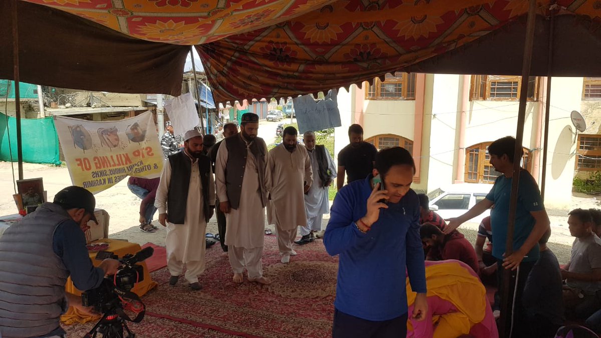 agamujtaba's tweet photo. Visited Pandith Colony Sheikhpora to express solidarity on behalf of President @ShianSharie H I Aga Syed Hassan @MosaviAga with mourning Pandith community. @DC_Budgam has failed miserable to regain their trust and to console them. 
 @OfficeOfLGJandK 
@KNSKashmir 
@GreaterKashmir https://t.co/rnwuVWo5vs