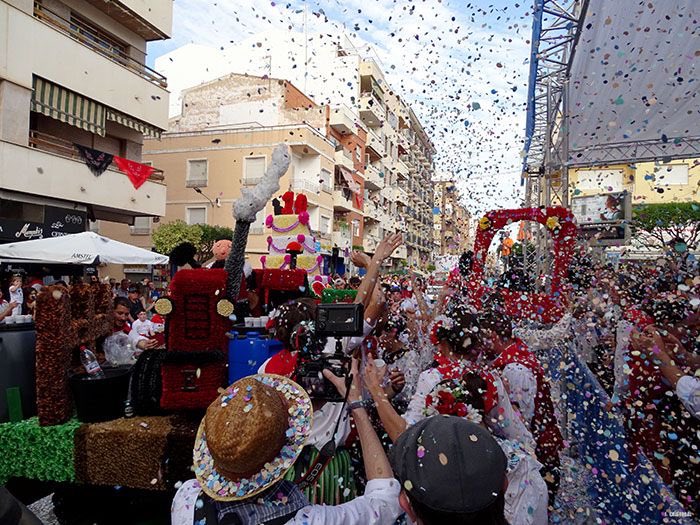 FederSanIsidro's tweet photo. ¡Sin palabras!🎉🎊
#SanIsidroYecla

#enyeclamayolobordamos ❤️#momentos #recuerdos #cabalgata #fiestas #confeti #felicidad #gracias https://t.co/lTJ8FX0Mzh