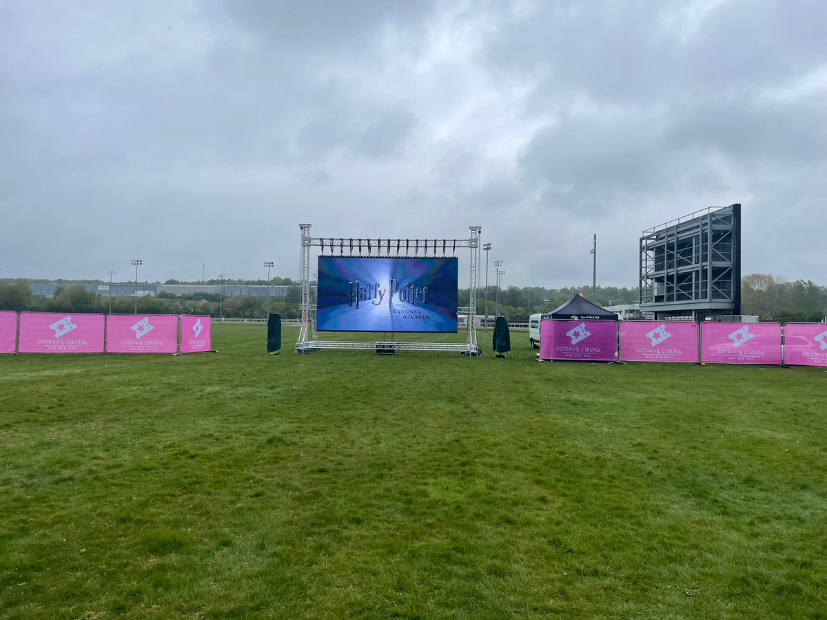 AndyDicolor's tweet photo. Let's take an #OutdoorMovie this #Summer.
#Movie #LEDscreen #OutdoorEvent #LEDwall #UK https://t.co/JIHX4vvsmN