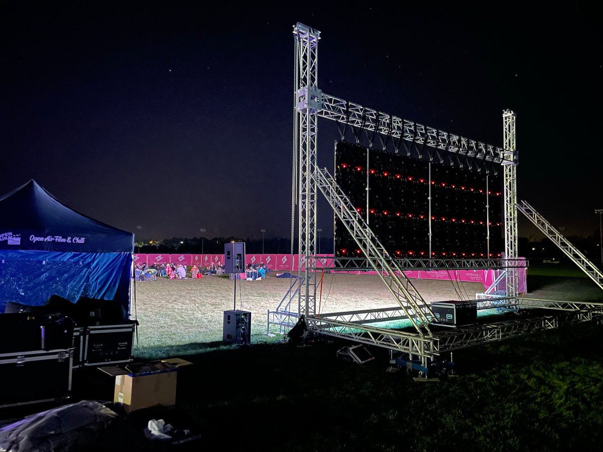 AndyDicolor's tweet photo. Let's take an #OutdoorMovie this #Summer.
#Movie #LEDscreen #OutdoorEvent #LEDwall #UK https://t.co/JIHX4vvsmN