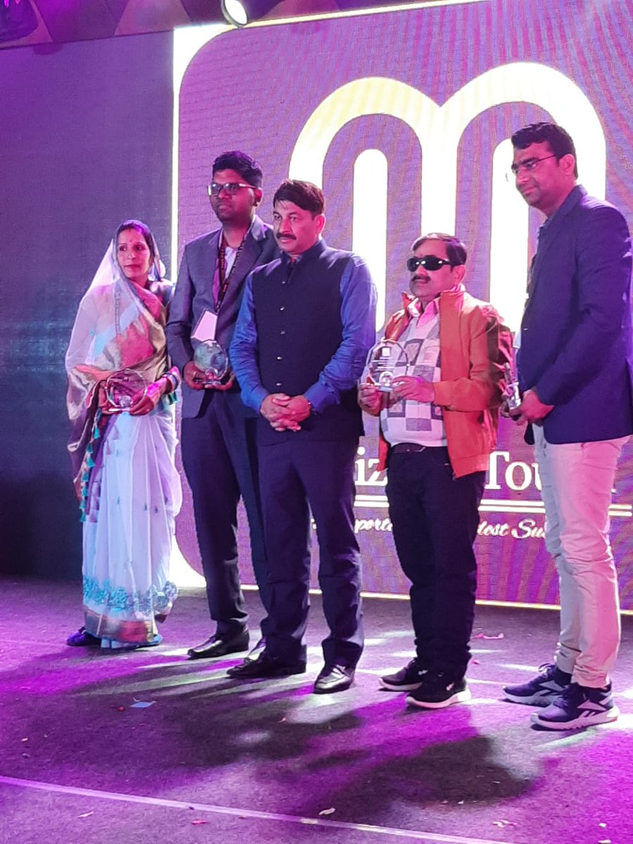 SunilKu35537992's tweet photo. @ManojTiwariMP sir bhusan singh par karwai kijiye maxizone touch pvt Ltd company par jiska parmotion apne kiya Ramada hotel lakhnow me 3february 22 jayada logo ne apko dekha or viswas kiya hum logo ki mehnat ki kamai ko leker farar hua bhusan or Priyanka singh arrest karwaiye https://t.co/iH3whejSue