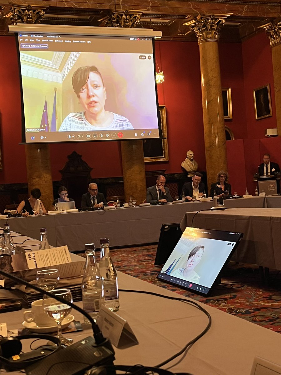 susanlammers's tweet photo. Het European Heads of Heritage Forum begint met Kateryna Chuyeva, dp minister van cultuur van Oekraïne over de gerichte vernietigingscampagne van Rusland van erfgoed, collecties, archieven. Indringend appel op de collega’s in Europa om hulp. #EHHF https://t.co/ZHiQk1mii7