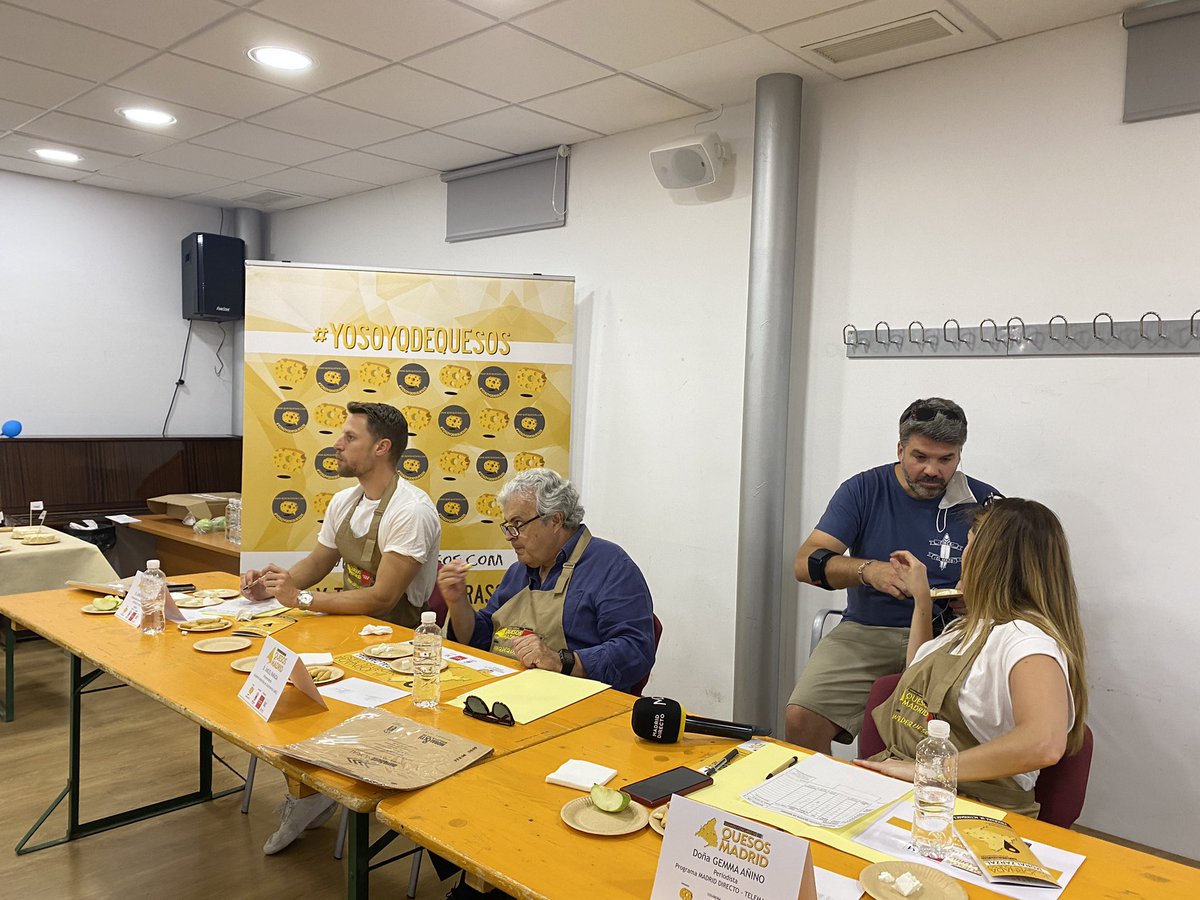 madridalimenta's tweet photo. El jurado de la II Jornada @MADRID #esqueso lo tienen muy difícil más de 40 quesos en sus diferentes categorías
#YoSoyQdeQuesos #QuesosdeMadrid #MoralzarzalesQueso https://t.co/U0JRiVSbDK