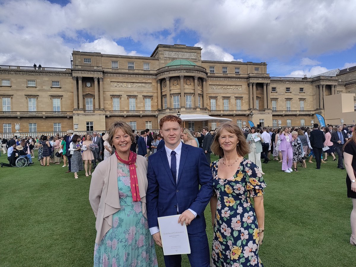 CryptTrips's tweet photo. On Monday, Mrs Peake had the great privilege of being invited to Buckingham Palace to attend a Gold Award Presentation garden party with our first ever Cryptian Gold #DofE Award recipient, Tom Gregory and his mum, Sonia. Congratulations Tom! https://t.co/bfHpEqHCUg