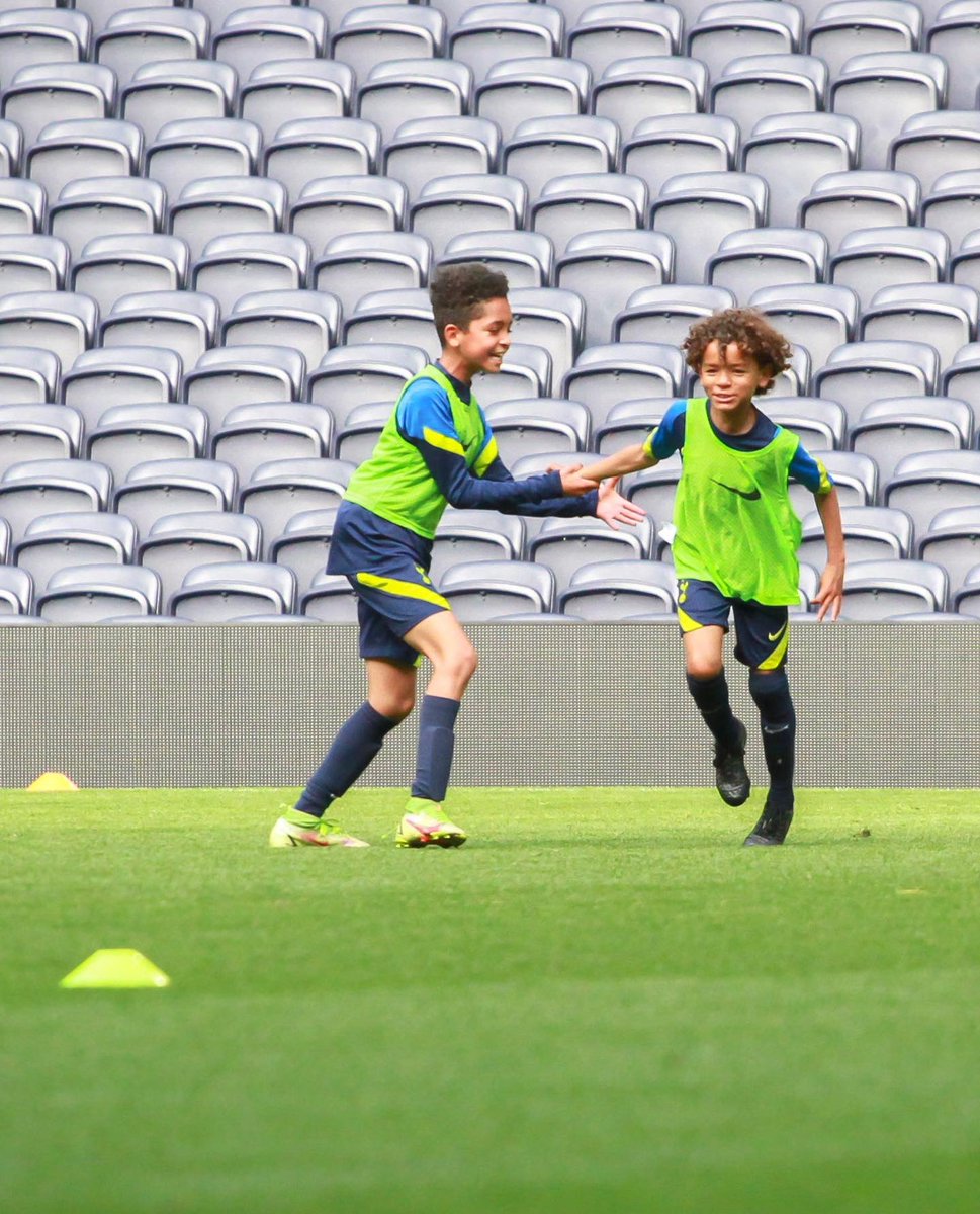 everton_thomas_'s tweet photo. Finishing 21/22 Season with training under the lights at the Stadium and being watch by Skipp. #ProjectCarter https://t.co/w4918WKFD0