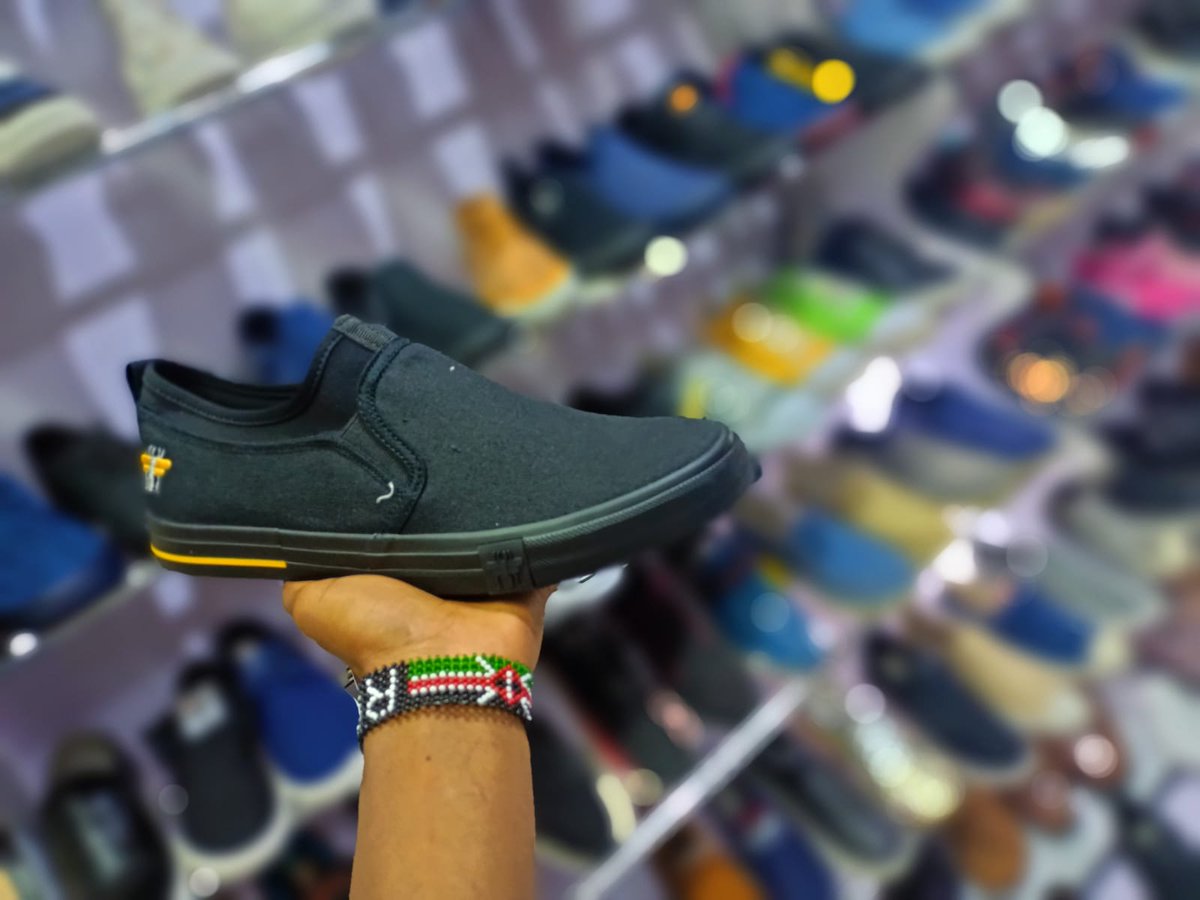 UApparell's tweet photo. Quality ,comfy  and unique rubbershoes,
Avaible from size 40-45 at  an offer of 1499/=
Call/App 0707390310 for orders/ delivery
#Embu#Kenya kwanza https://t.co/JEqPXRVWar