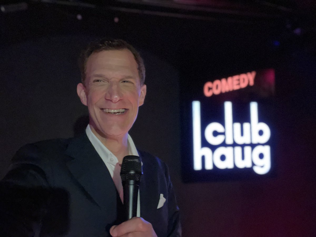 gregoryshapiro's tweet photo. Backlog: I played @clubhaug in April, and what a great space for comedy. ! Built by #Rotterdamโs own comedy guru @marcelhaug. + as a bonus you get photos from his Mrs. @debbievanpolanen. Loved it.
#clubhaug #dutchstuff #dutchcomedy #standupcomedy #dutchculture #dutchamerican https://t.co/3vEiVwJJU9