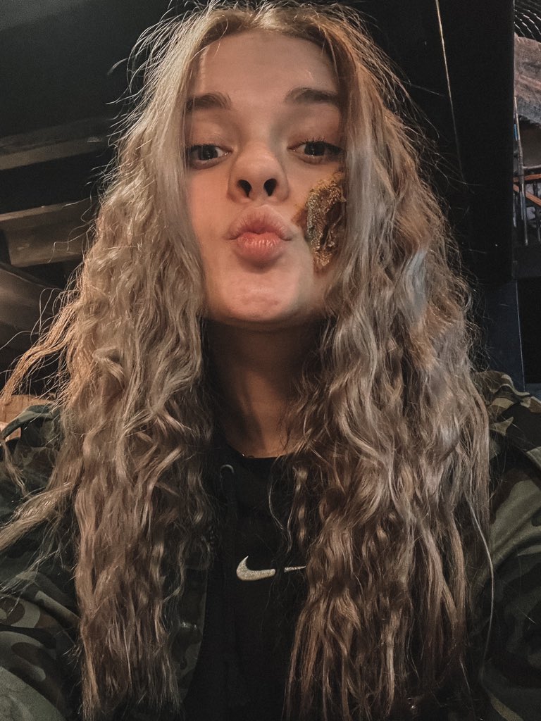 babypullmeclsr's tweet photo. Мою работу можно описать иногда вот так https://t.co/Q2AZFD9Fht