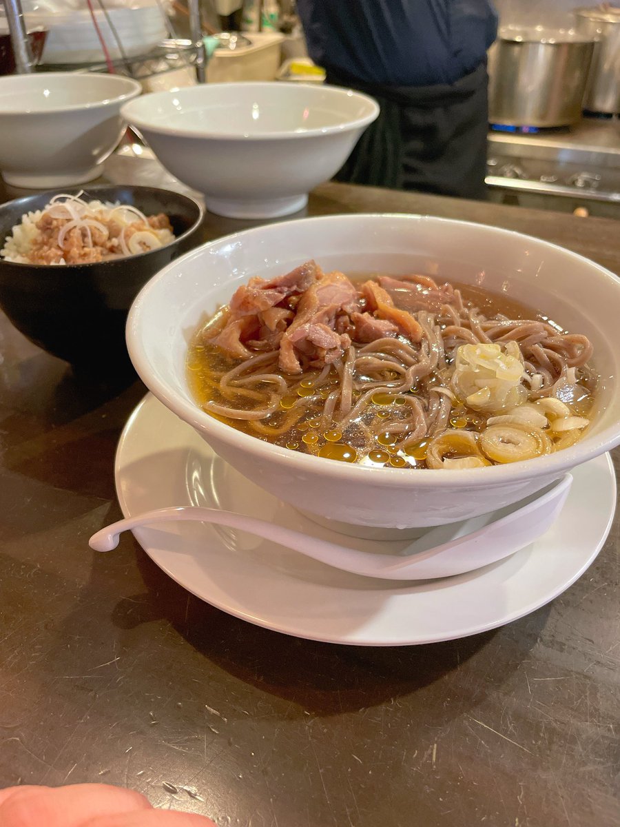 久しぶりの仙台
久しぶりの先輩の蕎麦🍜
これ昼飯なので
これから夜の部の焼肉を
楽しみます✨

#食べ歩き #仙台 #ちばず七輪