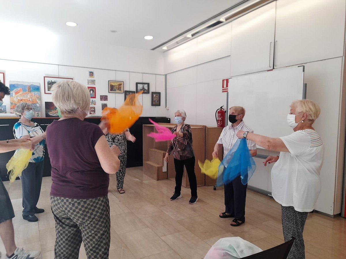 CasalRoquetes's tweet photo. 🔴Avui, a l'ESPAI SALUT hem fet Circ, amb l'Ateneu Popular 9Barris!! https://t.co/LVsfbSNBg6