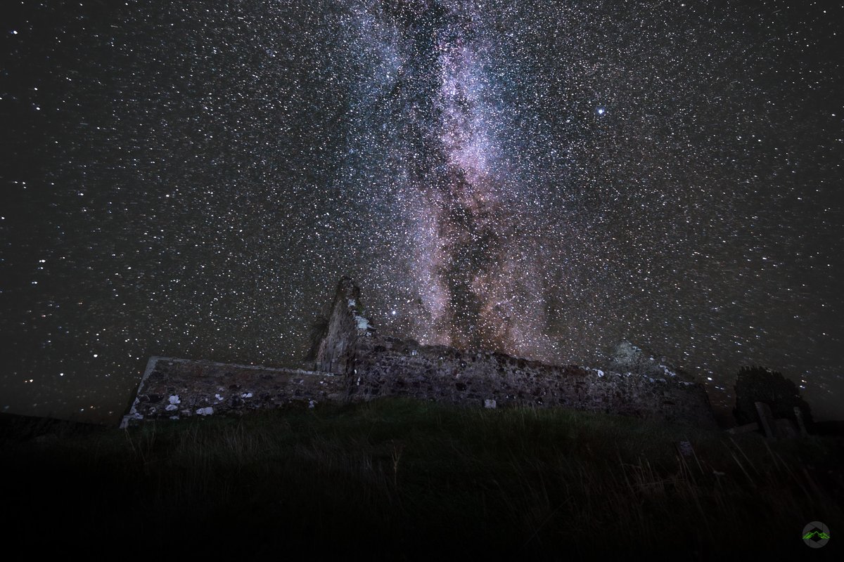 𝙈𝙞𝙡𝙠𝙮 𝙒𝙖𝙮 𝙤𝙫𝙚𝙧 𝘾𝙞𝙡𝙡 𝘾𝙝𝙧𝙞𝙤𝙨𝙙, 𝙎𝙬𝙤𝙧𝙙𝙖𝙡𝙚, 𝙄𝙨𝙡𝙚 𝙤𝙛 𝙎𝙠𝙮𝙚

𝘐'𝘷𝘦 𝘣𝘦𝘦𝘯 𝘰𝘶𝘵 𝘪𝘯 𝘳𝘦𝘮𝘰𝘵𝘦 𝘢𝘳𝘦𝘢𝘴 𝘢𝘵 𝘯𝘪𝘨𝘩𝘵 𝘰𝘯 𝘮𝘺 𝘰𝘸𝘯 𝘢𝘯𝘥 𝘪𝘵 𝘯𝘦𝘷𝘦𝘳 𝘣𝘰𝘵𝘩𝘦𝘳𝘦𝘥 𝘮𝘦, 𝘵𝘩𝘪𝘴 𝘯𝘪𝘨𝘩𝘵 𝘐 𝘨𝘰𝘵 𝘴𝘱𝘰𝘰𝘬𝘦𝘥