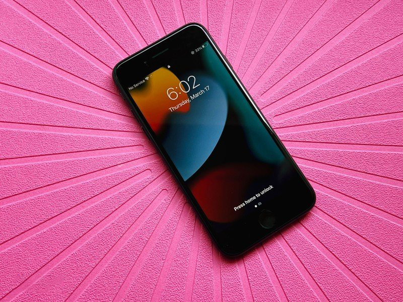 Can't believe I can give away an iPhone SE 2022! 🔥 

To enter
1⃣ Follow <a href="/MelaniaMylioti/">Melania</a>
2⃣ Like &amp; Retweet 
3⃣ Tag the first person you would call with this iPhone!

More ways to enter at gleam.io/4Z1jL/iphone-s…

🥇 Winner announced on July 1st #giveaway