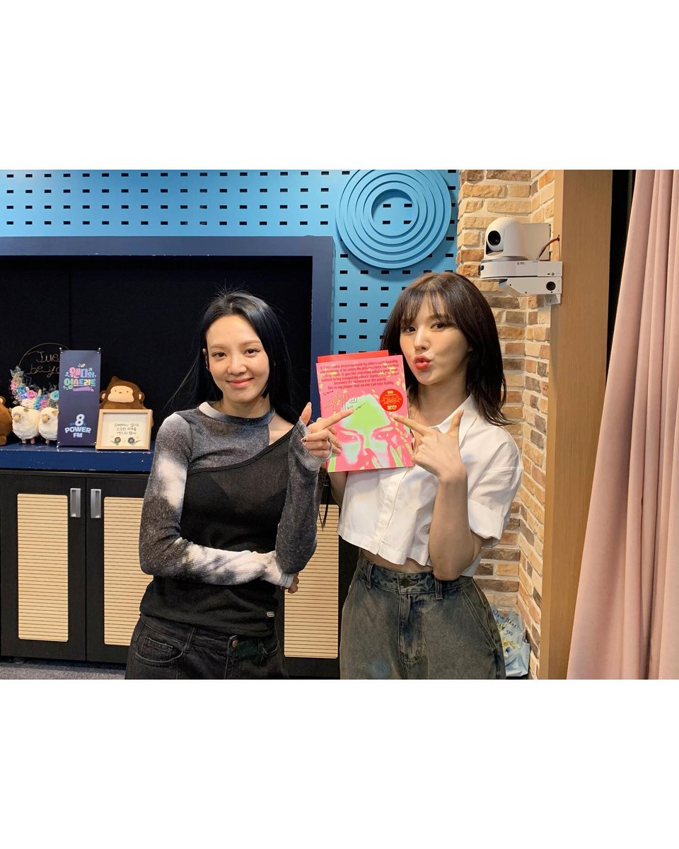 GirlsOnTop_Fr's tweet photo. 📼::19.05.22 ┊͙ #HYOYEON
✧.Mise a jour du compte Instagram de sbsyoungstreet avec #HYOYEON ET #WENDY pour la promotion de la chanson #DEEP
#GirlsOnTop #GOT #걸스온탑
#GOT_the_beat #갓더비트
“ @GIrlsOnTop_Fr
- #AnaStar
“ @GirlsOnTop_SM https://t.co/xF66Nr6TXF