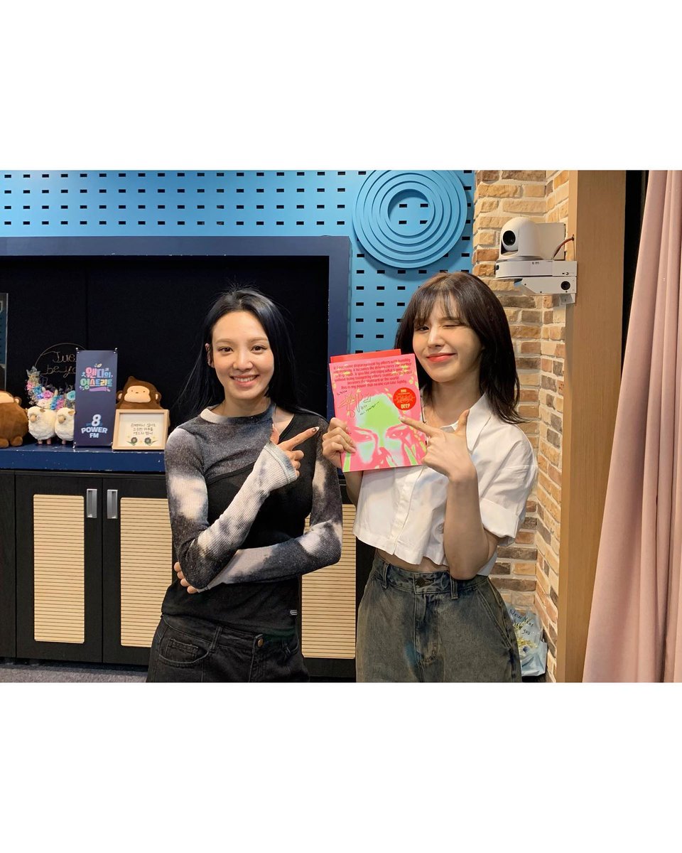GirlsOnTop_Fr's tweet photo. 📼::19.05.22 ┊͙ #HYOYEON
✧.Mise a jour du compte Instagram de sbsyoungstreet avec #HYOYEON ET #WENDY pour la promotion de la chanson #DEEP
#GirlsOnTop #GOT #걸스온탑
#GOT_the_beat #갓더비트
“ @GIrlsOnTop_Fr
- #AnaStar
“ @GirlsOnTop_SM https://t.co/xF66Nr6TXF