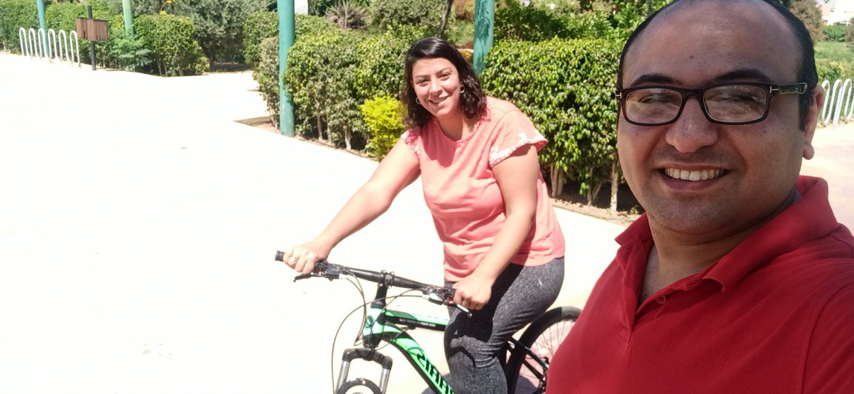 أنا نجحت النهاردة في إني أعلم مراتي سواقة العجل 😍😍