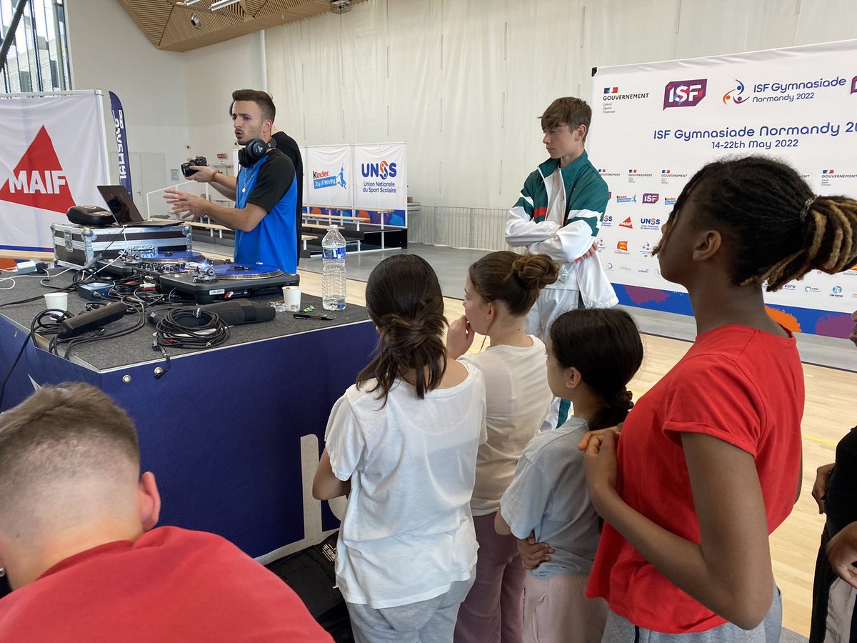 unss76's tweet photo. Animation #gymnasiade2022 #hiphop pour les jeunes #unss76 @LH_LeHavre
Deux as ont pu profiter de l’installation au Pôle Simone Veil pour une découverte du Hip Hop.
Merci à l’association SLT
@dsden76 @ac_normandie @seinemaritime https://t.co/COwqJmZjZg