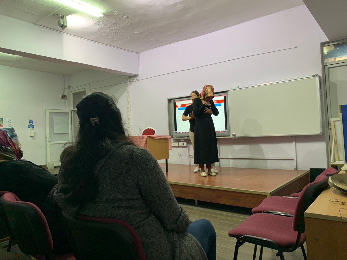 Malatya il Milli Egitim Müdürlüğü İlkyardım Egitim merkezi Temel Eğitimde 10.000 okul Proje kapsamında Veli ve Öğrenci farkındalık eğitimi Arapgir ilçemizde gerçekleşti. #görevimizilkyardım
<a href="/OzilLevent/">Dr. Levent Özil🇹🇷🇹🇷🇹🇷</a> <a href="/ozkan_meb/">Özkan AVCI</a> @Meb_Abdulhamit <a href="/meb_dhgm/">Destek Hizmetleri Genel Müdürlüğü</a> <a href="/cemalunal/">Cemal Ünal</a> <a href="/MalatyaMem/">MALATYA İL MİLLİ EĞİTİM MÜDÜRLÜĞÜ</a> <a href="/behcet_bakir/">behçet bakır 🇹🇷</a>