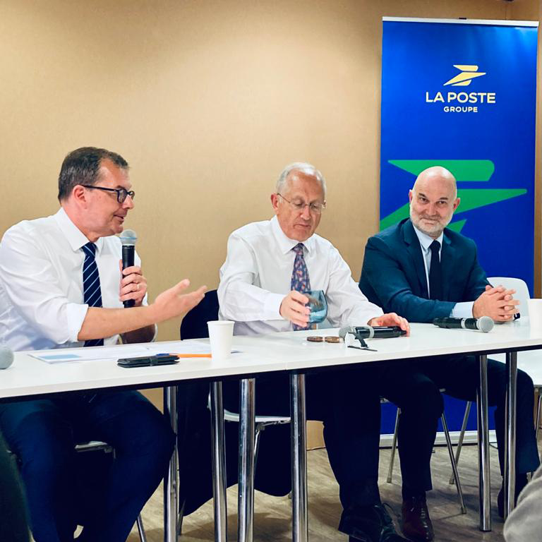 CHUdeLyon's tweet photo. Table ronde "Agir pour la santé : coopération et projets innovants en territoire" avec ici Philippe El Saïr DG @CHUnantes, @raymondlemoign1 DG de la #TeamHL, Philippe Wahl PDG @GroupeLaPoste, et Pr Fabrice Barlesi DG de @GustaveRoussy ! #SANTEXPO https://t.co/CKqmp0SMcB