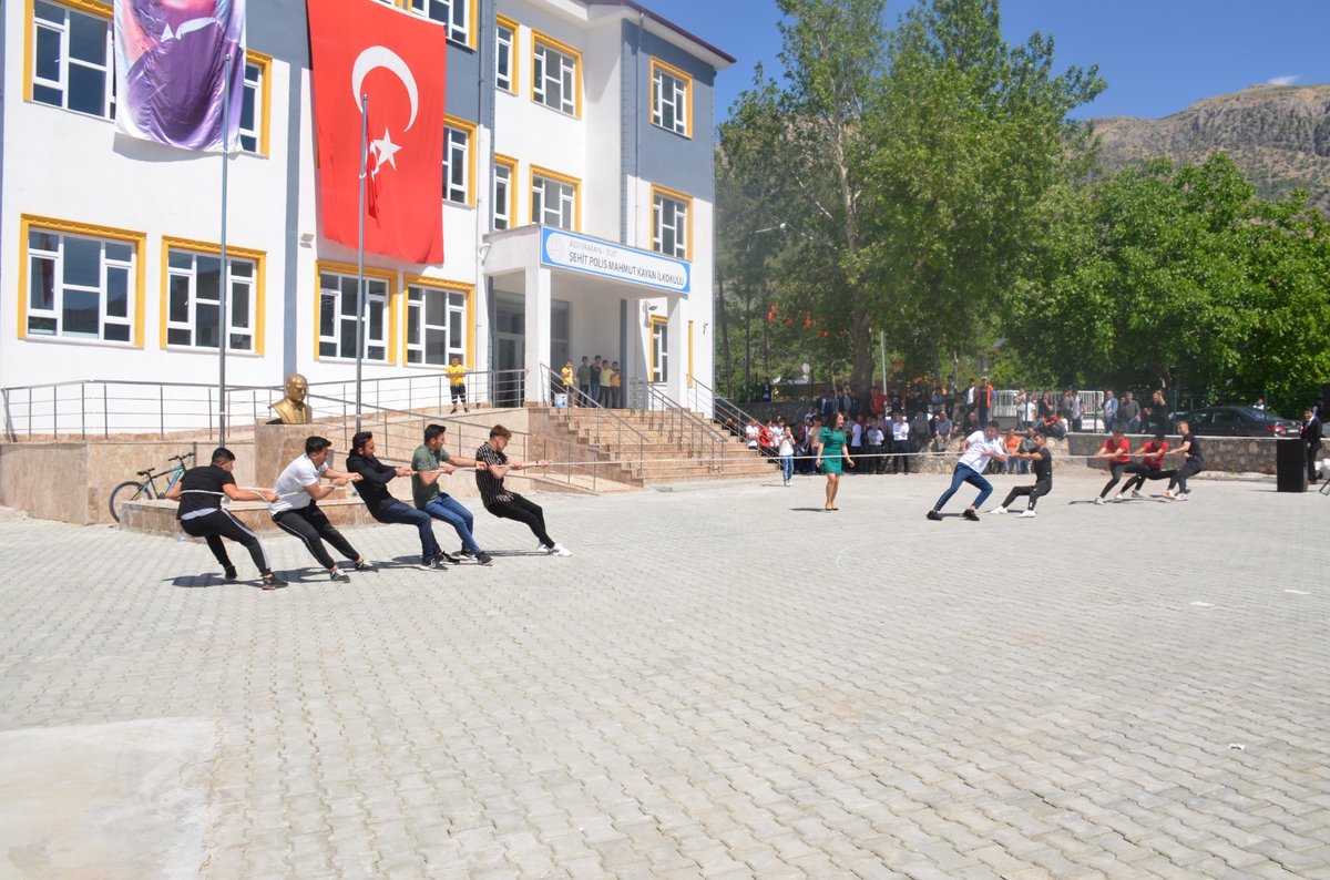 Tut_Kaymakamlik's tweet photo. İlçe Kaymakamımız Sayın Erkut PAMUK, "Türk ve dünya tarihine yön vermiş, milletimizin tüm onur ve asaletiyle bağımsızlık mücadelesi için tarih sahnesindeki büyük değişimin başlangıcı olan 19 Mayıs Atatürk'ü Anma, Gençlik Ve Spor Bayramı'nın kutlama programa katıldı. https://t.co/muivHyRMSS