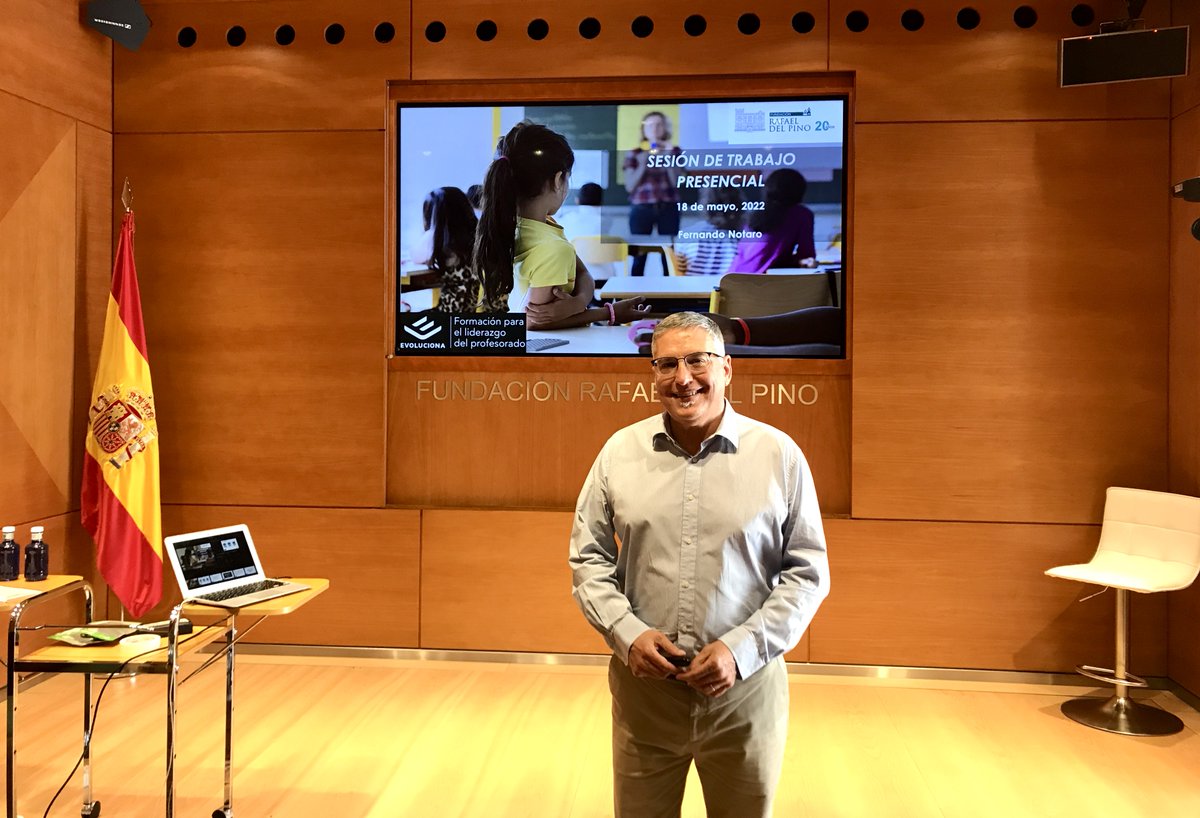 fernandonotaro's tweet photo. Actividad final del Prog. EVOLUCIONA de Liderazgo Docente de la @frdelpino para la @ComunidadMadrid Los profes asistentes han aportado su sabiduría y experiencia dentro y fuera de las aulas y sobre todo: su pasión por la educación y la transformación social. Mil gracias!! https://t.co/8qiUip7hex