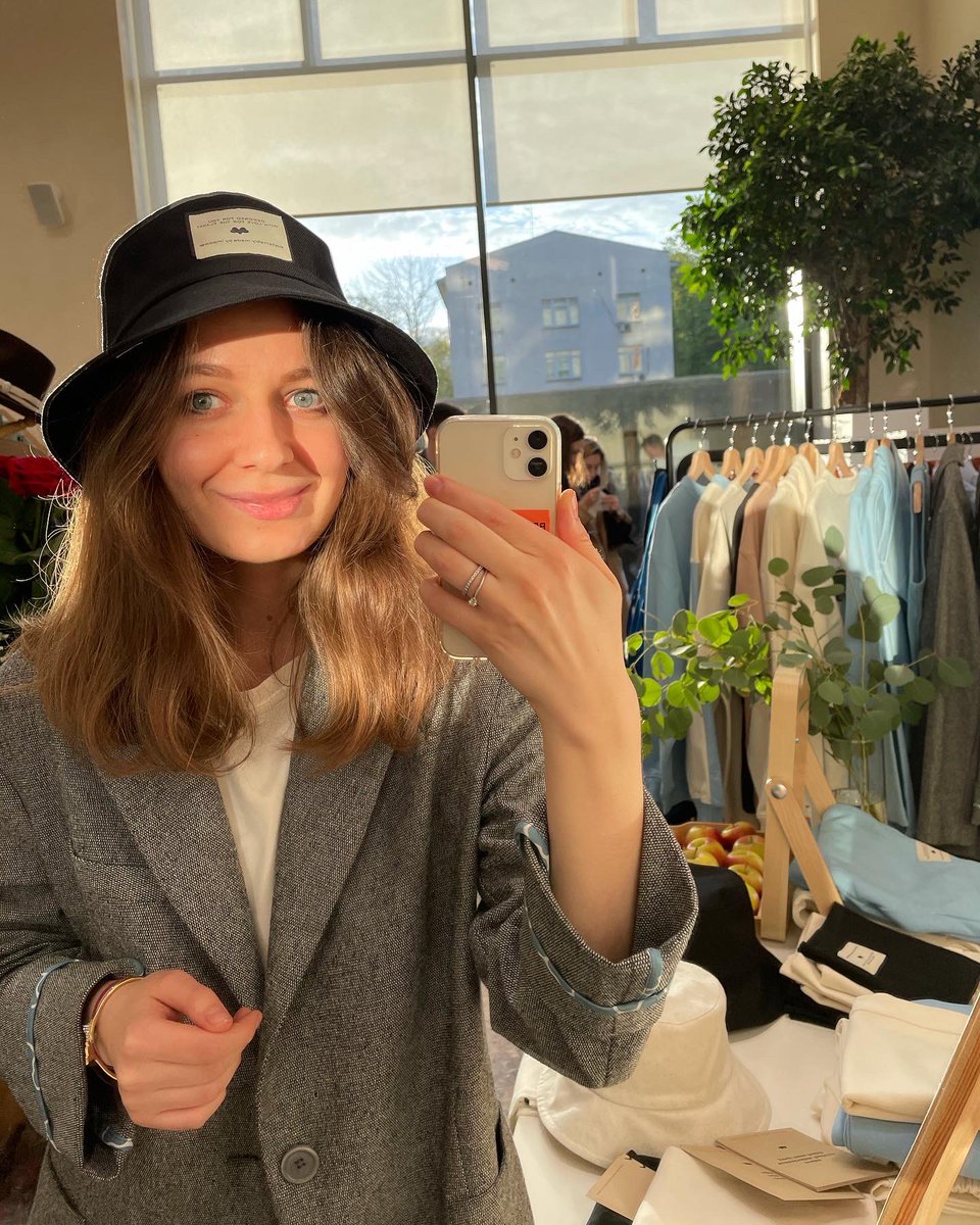 imkatuka's tweet photo. This weekend I took part in Sustainable Beauty Market with my fashion brand 🌿 was happy to present organic and recycled materials clothing and get a great feedback 💚 further - more 🔝#sustainable #sustainablefashion #nftartist https://t.co/thxtvuHChp