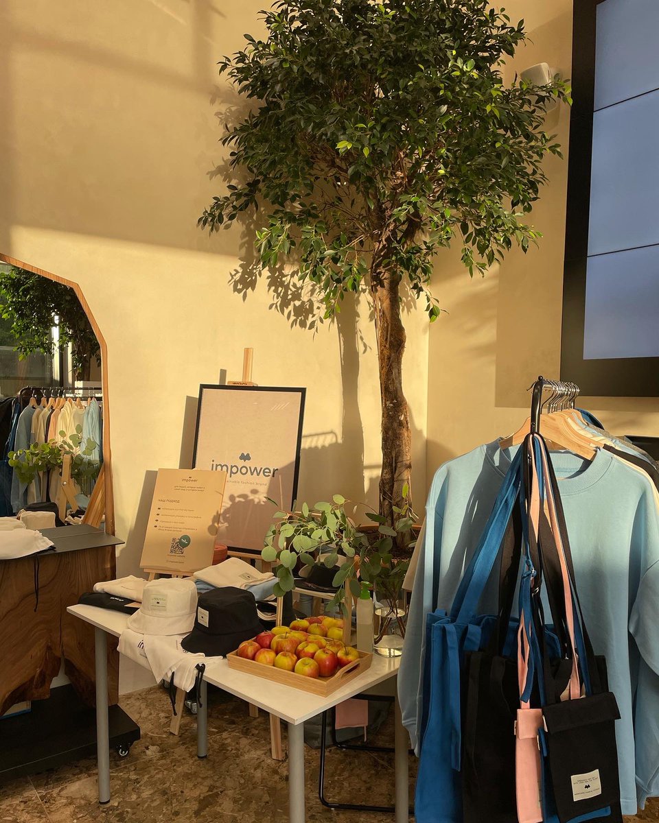 imkatuka's tweet photo. This weekend I took part in Sustainable Beauty Market with my fashion brand 🌿 was happy to present organic and recycled materials clothing and get a great feedback 💚 further - more 🔝#sustainable #sustainablefashion #nftartist https://t.co/thxtvuHChp