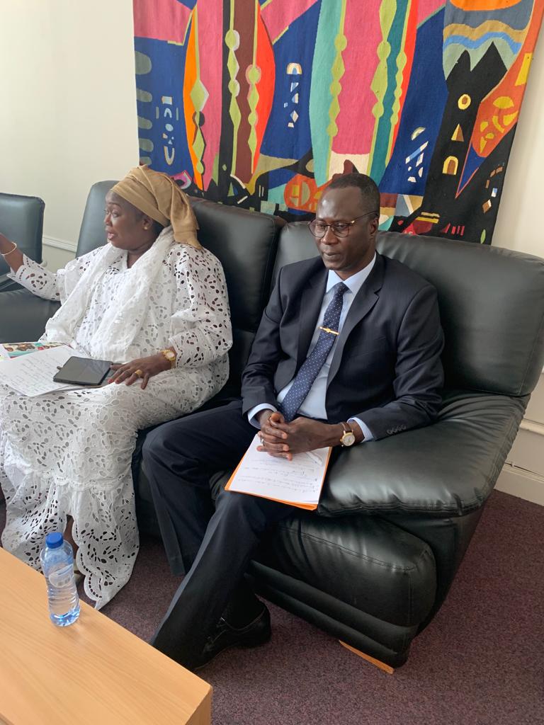 SenegFrance77's tweet photo. En perspective  de la 2ème phase de financement en faveur des #sénégalais de #Belgique et #Luxembourg, Mme #NataSambMbacke, administratrice du #FAISE en visite de travail à Bruxelles rencontre les représentants de la communauté à la chancellerie en présence de #AmbBayeMoctarDIOP https://t.co/g4E5eeoHsx