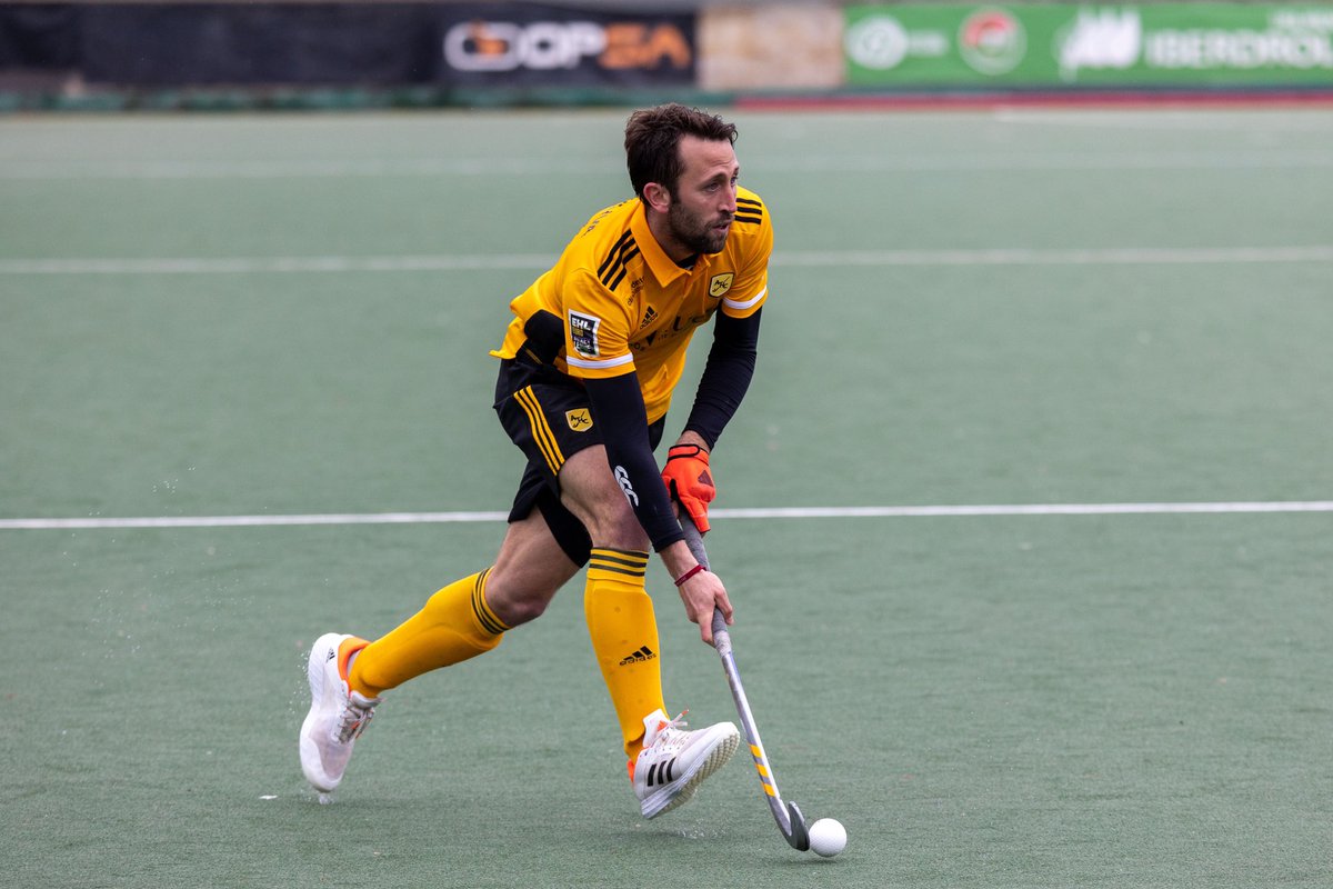 AtleticTerrassa's tweet photo. HOCKEY.

THE LAST DANCE ✨

Roc Oliva es retira finalment després d’aconseguir la 8a lliga amb l’Atlètic! 🏆

4 Jocs Olímpics
2 plates a la Copa d’Europa
8 Lligues
2 Copes

🔗 Llegeix més: https://t.co/VlUCeHeeAP

Moltes gràcies per tot Roc! L’Atlètic serà sempre casa teva! 💛🖤 https://t.co/07lmnxxZaV