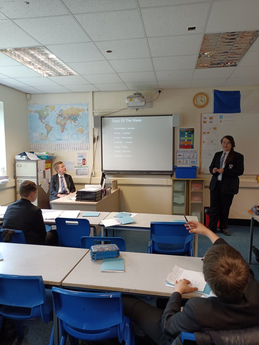 #multilingualism #diversity #cultureshare #awareness GSt supporting Niko and Jakub teaching a bit of Polish! <a href="/whsmfl/">Wales MFL</a> <a href="/WalesHigh/">Wales High School</a>