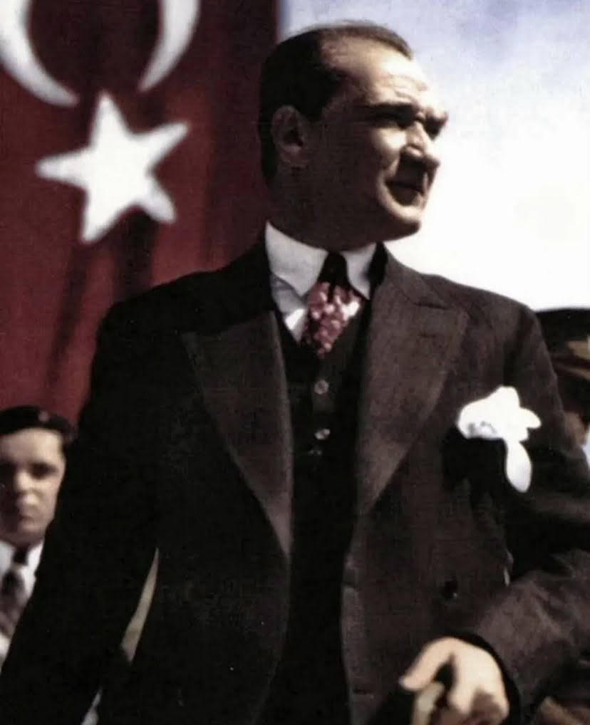 hsoneryalcin's tweet photo. Doğum tarihiniz nedir” diye sorarlar; “19 Mayıs yazın” der.. Hepimizin/ ülkemizin doğum tarihidir 19 Mayıs..
İyi ki doğdun büyük kurtarıcı... 

#MustafaKemalAtatürk #19MayısGençlikveSporBayramı https://t.co/rXQ8sMLrGI