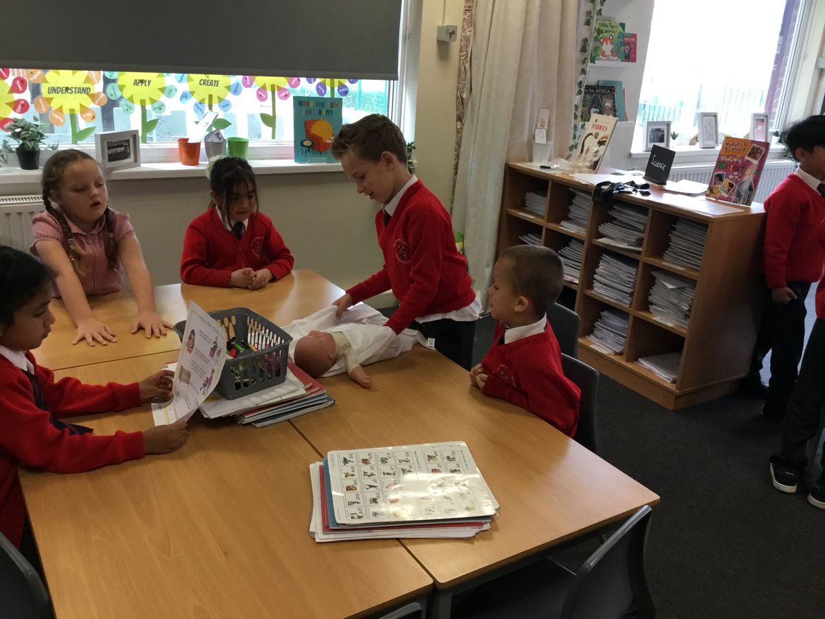 Sacred_heart_Li's tweet photo. The children then had a chance to practice looking after babies. #SH7Year1 #SH7Science #SH7PSHE https://t.co/jsKjsDDQgn