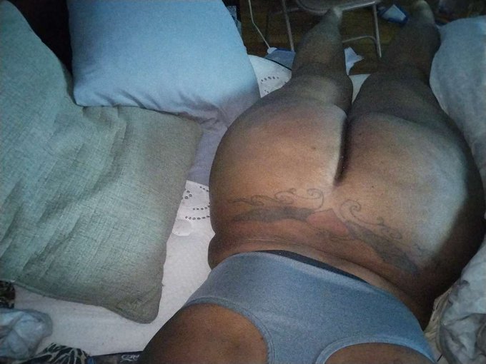 #kissmyass BIG HEADED ASS BITCH...😈😂🤣 https://t.co/V23k5uXr41<a href="/tag/kissmyass"class="tags">#kissmyass</a>