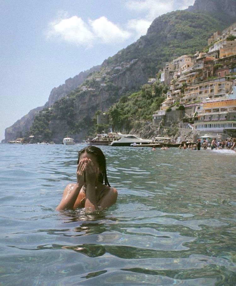malusokay's tweet photo. Spending the summer in Italy 💭🌊🥂 https://t.co/vFn3Dik9HU
