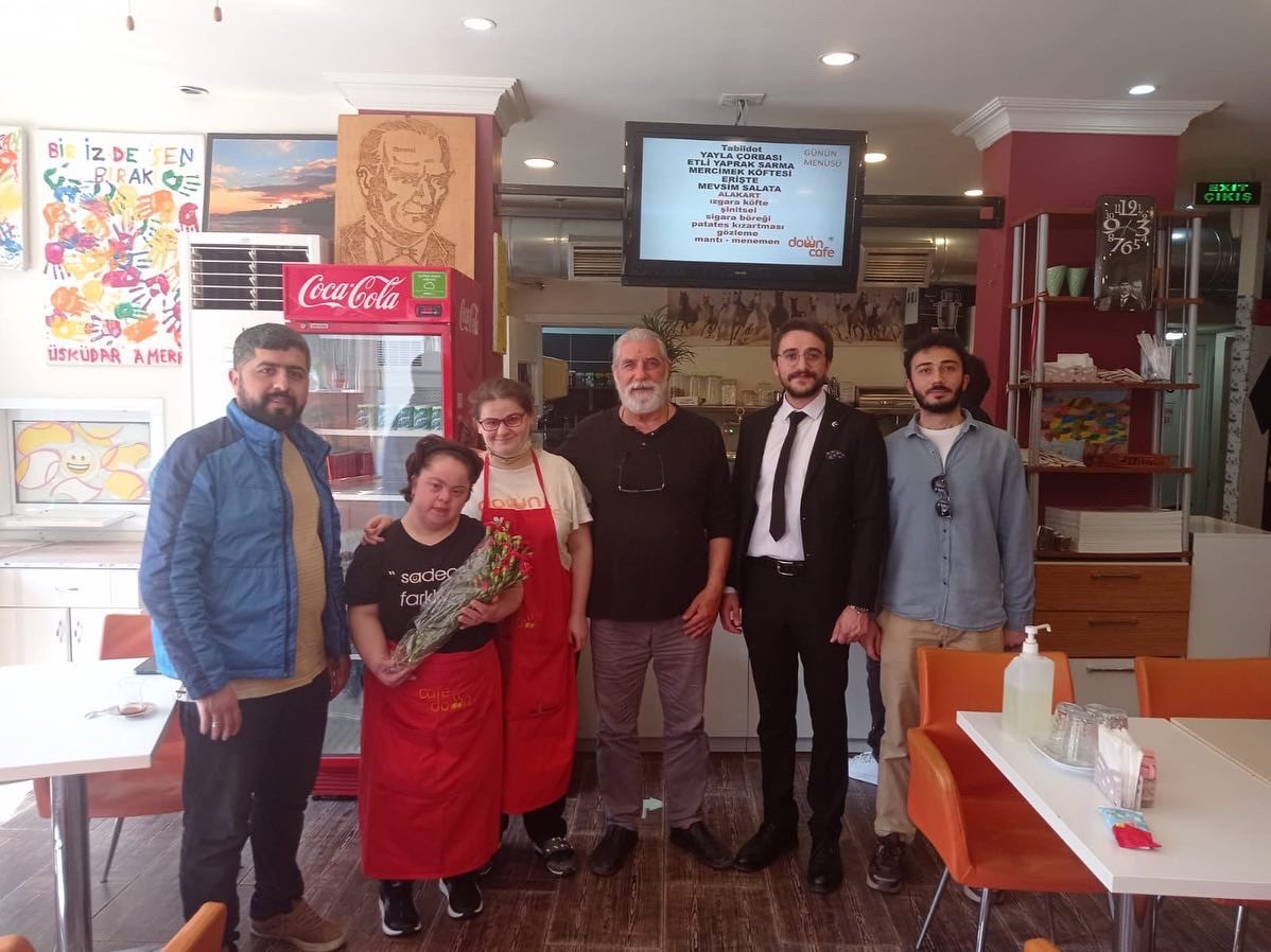 gencrefahist's tweet photo. Engelliler haftası münasebetiyle, STK &amp; Halkla İlişkiler Birim Başkanımız riyasetinde, İl Başkan Yardımcılarımız ile Down Sendromlu Kardeşlerimizin çalışmış  olduğu Şişli Down  Cafe'yi ziyaret ettik. https://t.co/CHUuaD6OIJ