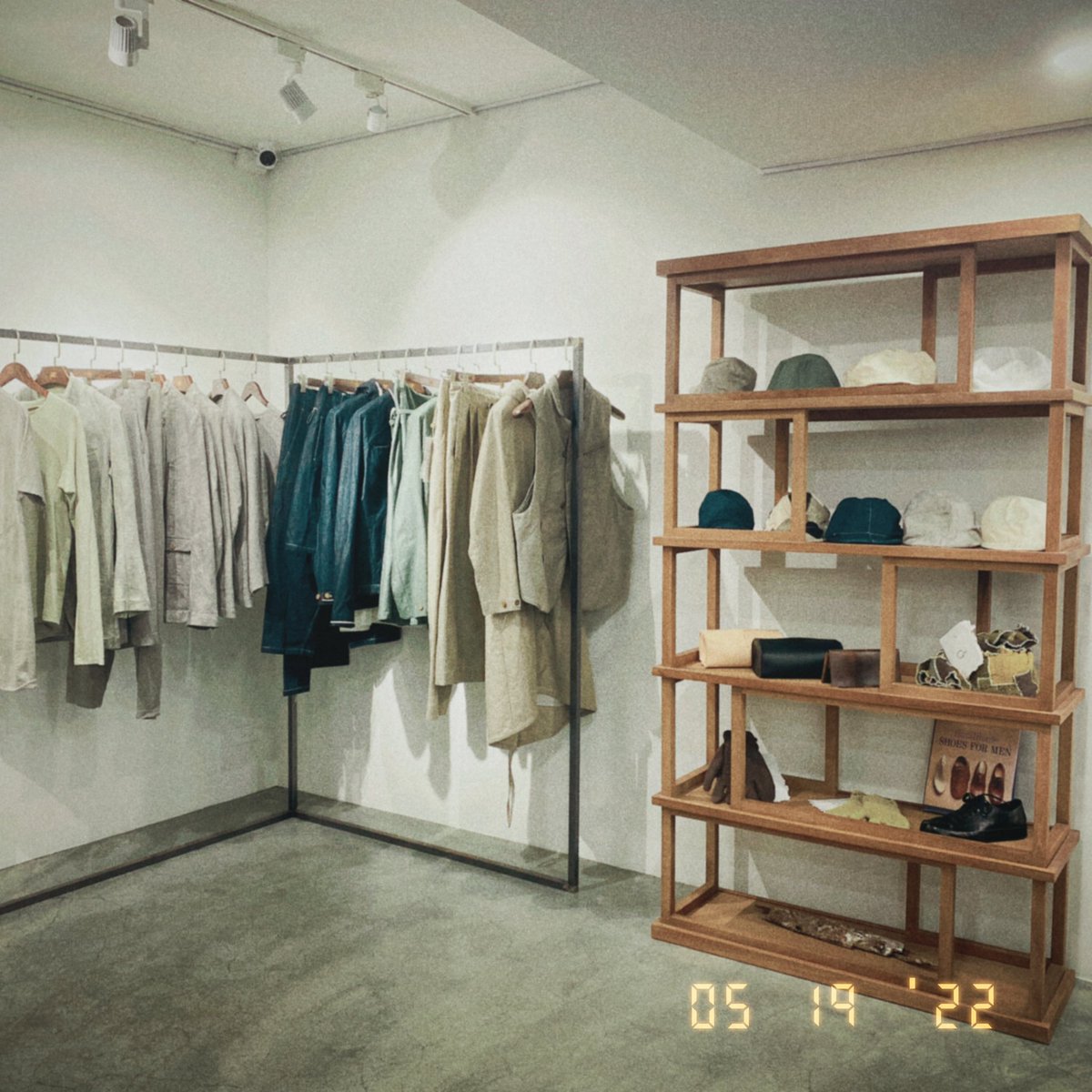 ArticPoor's tweet photo. My favorite gallery space in Taipei by @byhenrylee.

#gallery #projectbyH #fashion #design #art https://t.co/mhACTJn1Gt