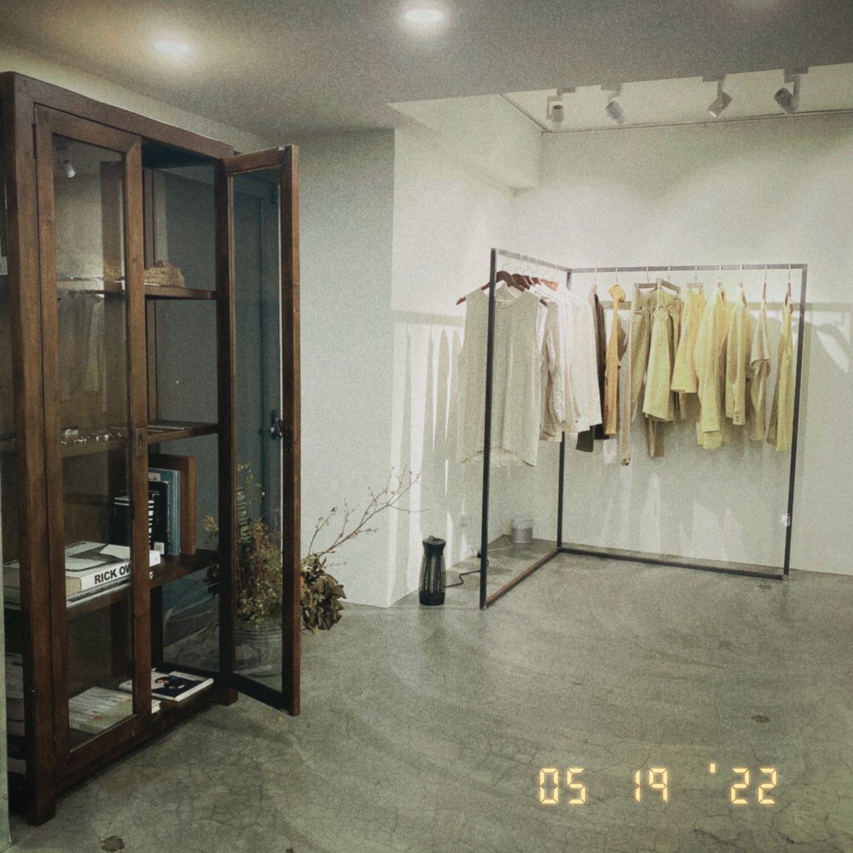 ArticPoor's tweet photo. My favorite gallery space in Taipei by @byhenrylee.

#gallery #projectbyH #fashion #design #art https://t.co/mhACTJn1Gt