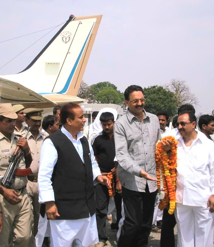 MukhtarAnsari09's tweet photo. जनाब आज़म खान साहब को माननीय कोर्ट द्वारा ज़मानत मिलने पर मुबारकबाद।

सत्यमेव जयते। https://t.co/JMBavqxTPA