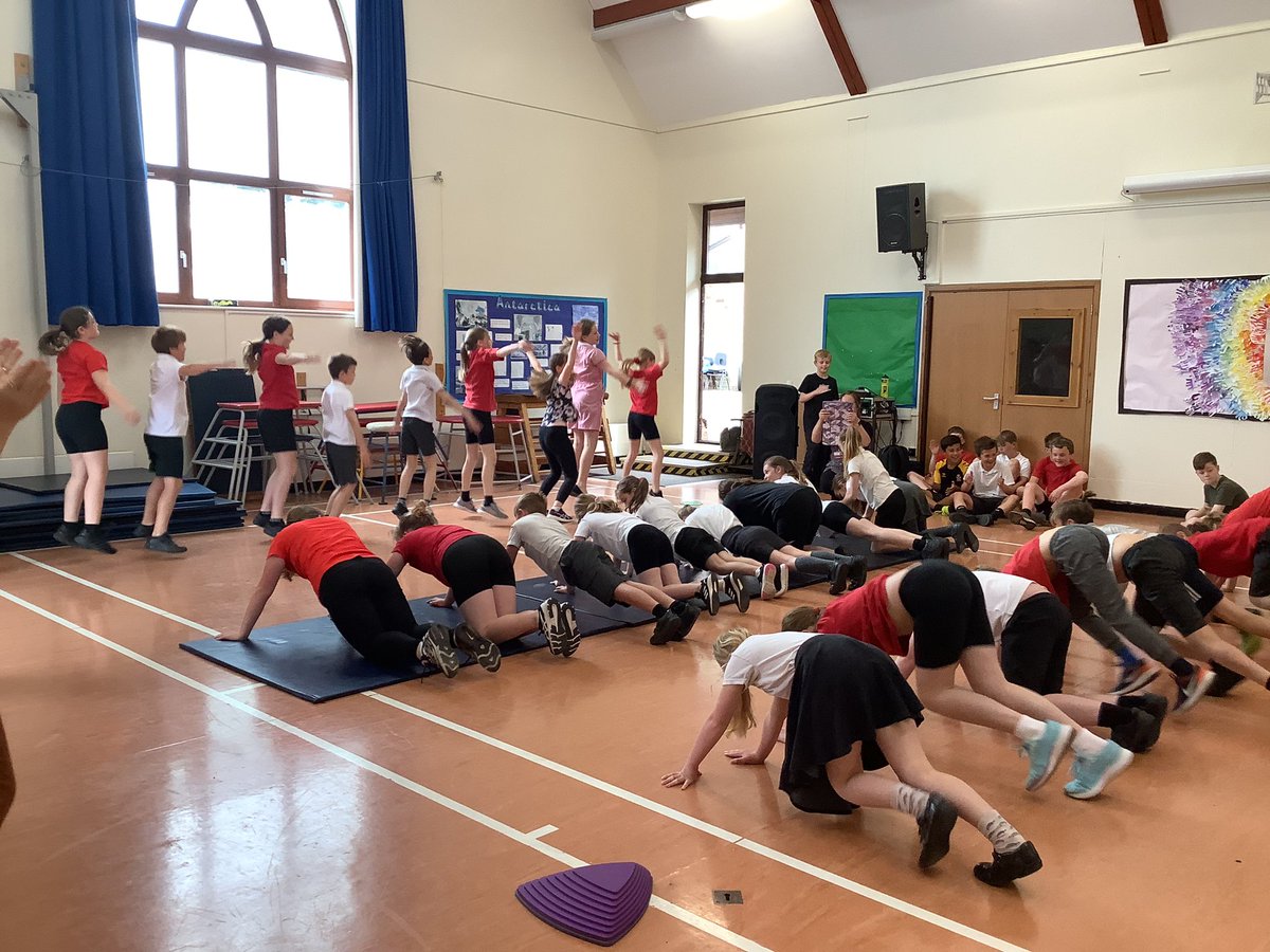 Miss Wakefield tweet media