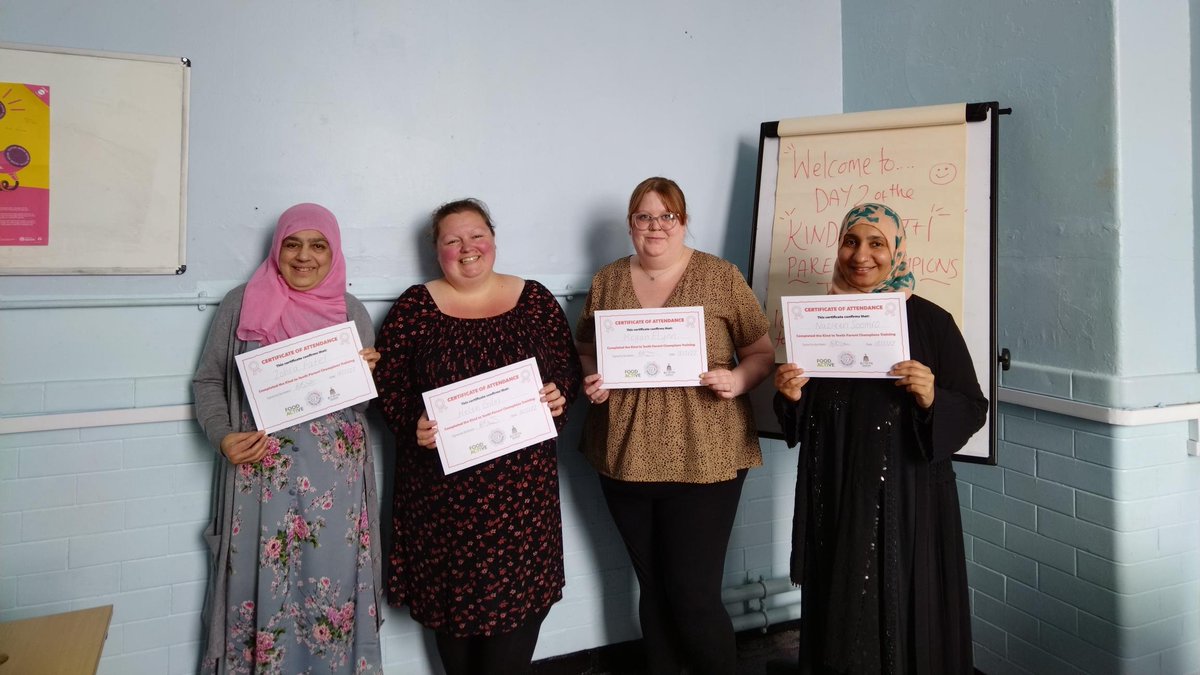 #GiveUpLovingPop (@gulpnow) on Twitter photo It's #NationalSmileMonth! 🦷
This week we trained 8 new #KindToTeeth Parent Champions in <a href="/blackburndarwen/">Blackburn with Darwen Council</a>, who will be spreading the message about suitable drinks for under 5s & helping to tackle #toothdecay across the borough 🥤🥛🪥 It's #NationalSmileMonth! 🦷
This week we trained 8 new #KindToTeeth Parent Champions in <a href="/blackburndarwen/">Blackburn with Darwen Council</a>, who will be spreading the message about suitable drinks for under 5s & helping to tackle #toothdecay across the borough 🥤🥛🪥
