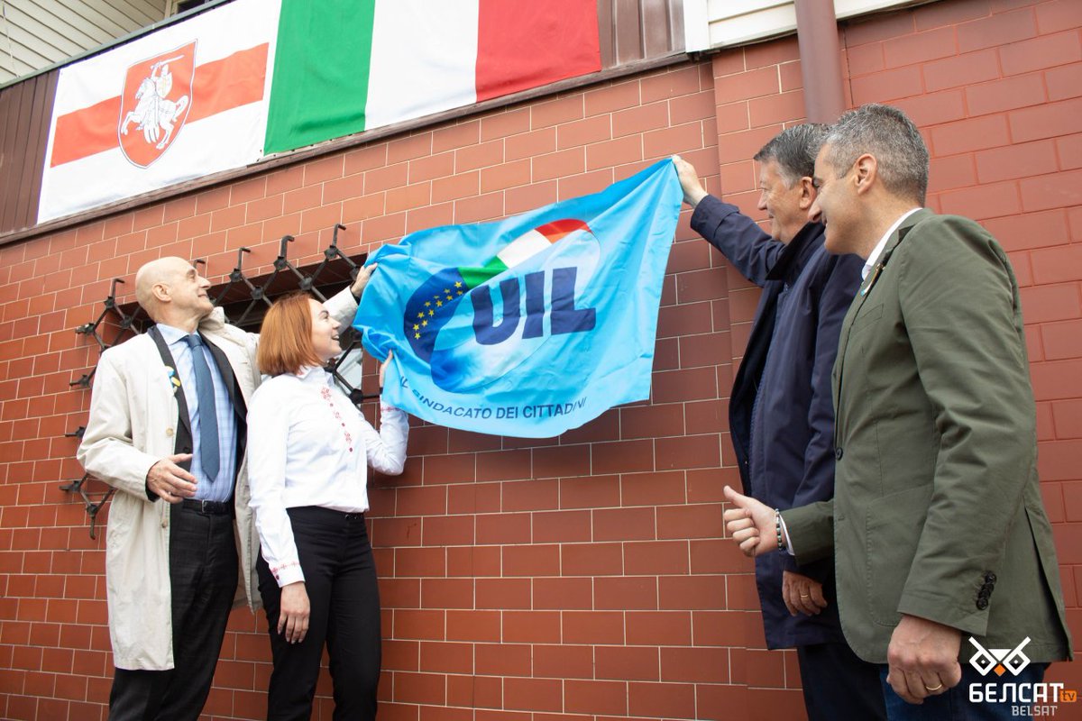 Belarus_Ukraine's tweet photo. The shelter for refugees from #Ukraine and #Belarus opened in Warsaw. 7 families who had to flee the war found temporary home thanks to the Belarusian foundation A Country to Live in, the Italian organization Progetto Sud, and the Belarusian diaspora in Italy. #BelarusWithUkraine https://t.co/0LcNIlkenk