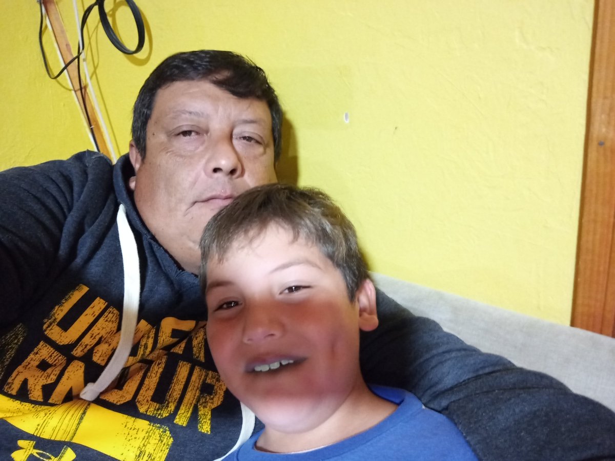 roko38m's tweet photo. #MeganoticiasAmanece bueenosss días !! Acá despertando a mi cachorro . Saludos desde la 6ta Región!!💪💪 https://t.co/uwUriFMDby