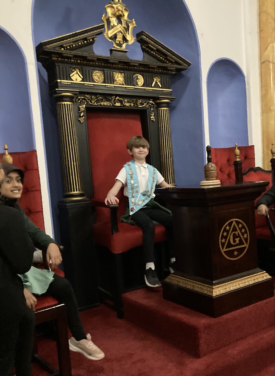 ERS’s research project for #HistoricEngland into Place and Wellbeing in #Sunderland’s #HistoricActionZone will be completed soon. Maxine took Hudson Road Primary School kids for a final visit to the impressive Phoenix Hall, which is about to start a major renovation programme.